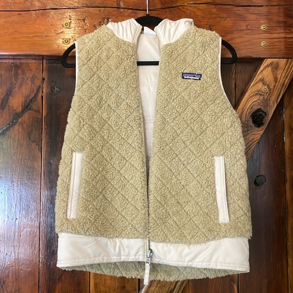 Reversible Patagonia vest size small - Picture 1 of 8